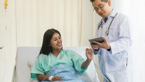 Có nên mua bảo hiểm sức khỏe không?