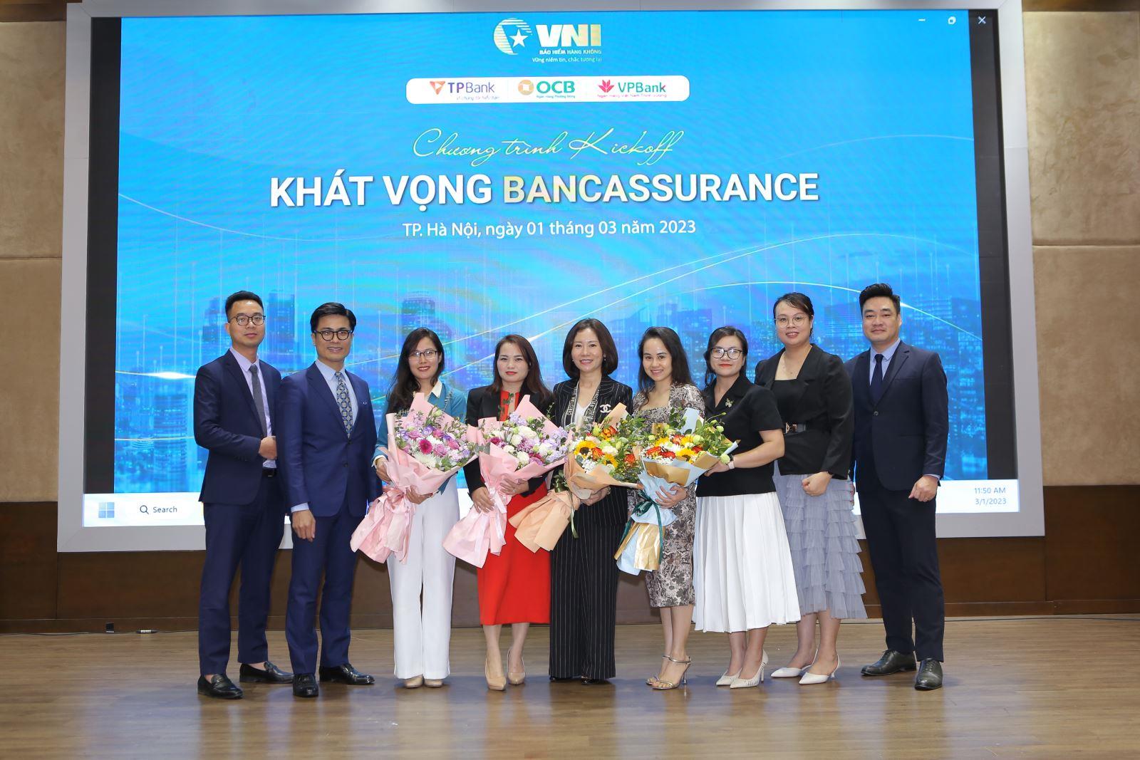 Kickoff Bancassurance khu vực miền Bắc & miền Trung cùng chiến lược quản trị mục tiêu và phát triển nhân sự