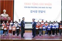 VNI TRAO TẶNG HỌC BỔNG CHO CON EM CÁC NẠN NHÂN CỦA TAI NẠN GIAO THÔNG