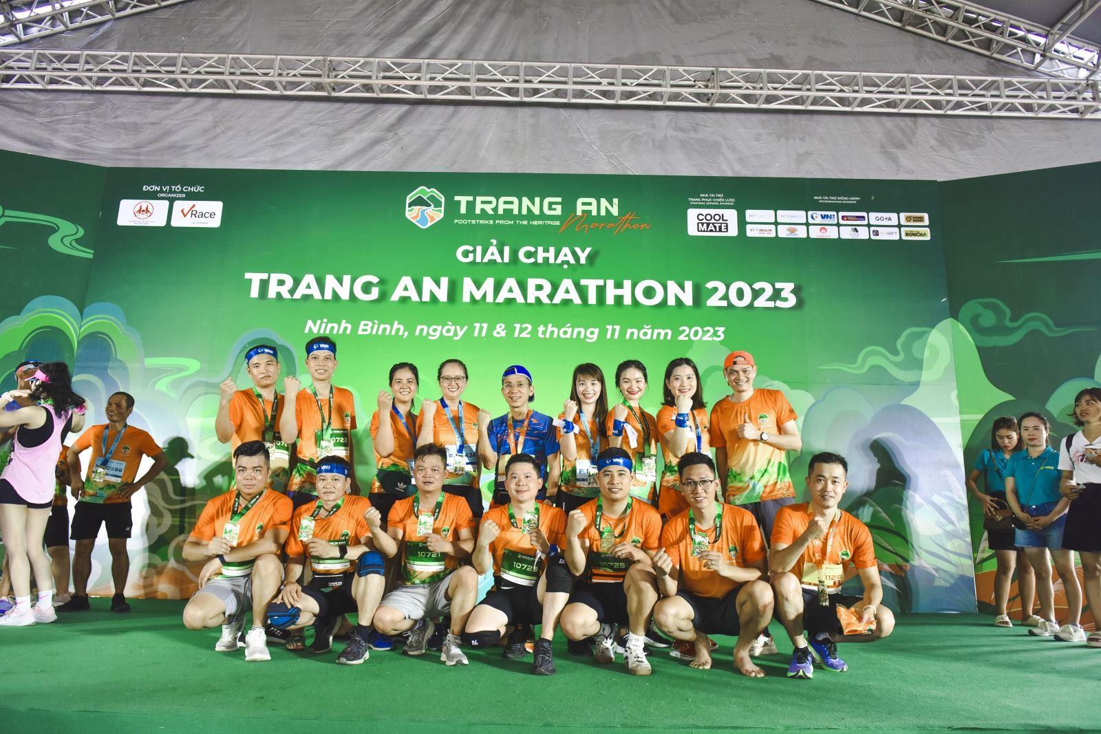 TƯNG BỪNG KHÍ THẾ CỦA CÁC VĐV VNI THAM DỰ GIẢI CHẠY TRÀNG AN MARATHON 2023
