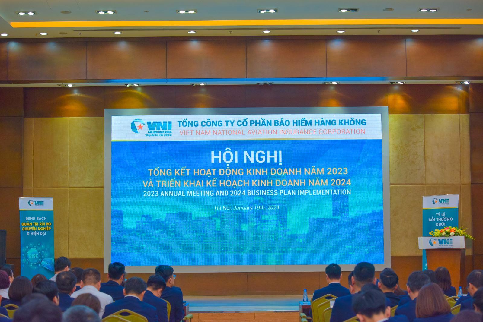 HỘI NGHỊ TỔNG KẾT 2023: VNI HOÀN THÀNH CHỈ TIÊU KINH DOANH & VỮNG VÀNG VỊ THẾ TOP 10