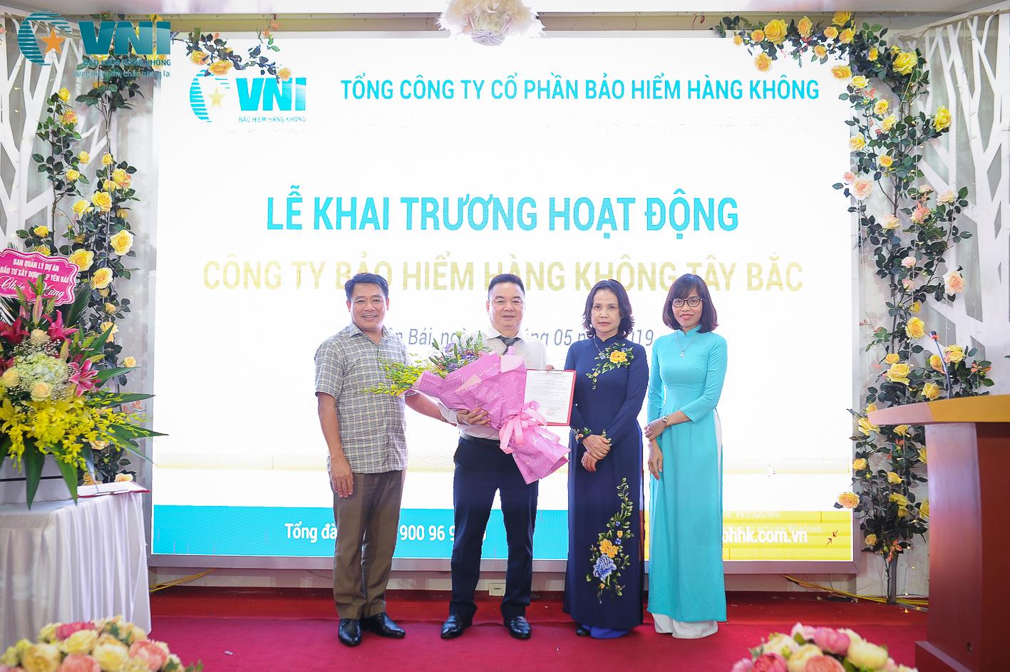 Khai trương hoạt động Công ty Bảo hiểm Hàng không Tây Bắc