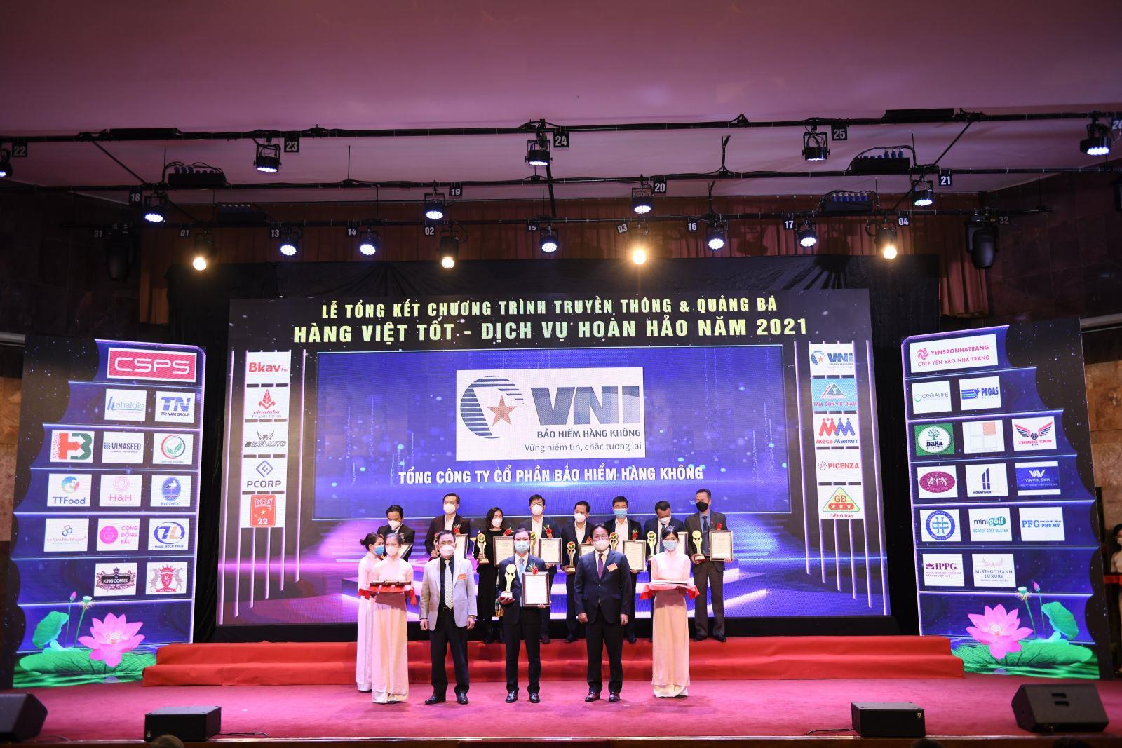 VNI ĐẠT DANH HIỆU “TOP 10 SẢN PHẨM  CHẤT LƯỢNG VÀNG VÌ QUYỀN LỢI NGƯỜI TIÊU DÙNG NĂM 2021”