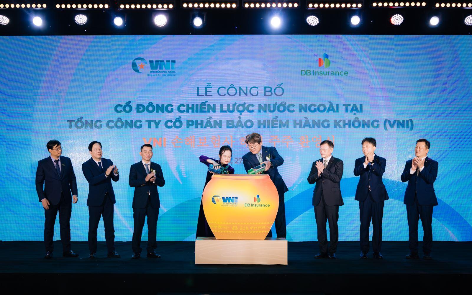Lễ công bố cổ đông chiến lược nước ngoài tại Tổng công ty Cổ phần Bảo hiểm Hàng Không (VNI)