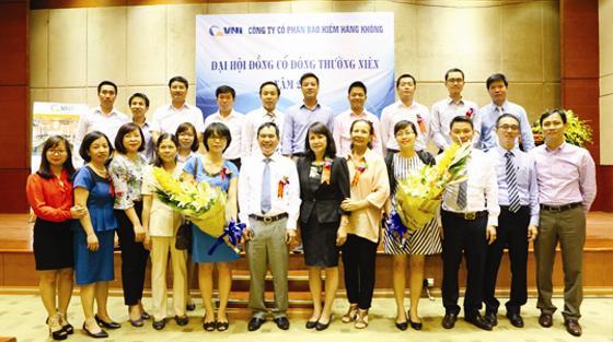 ĐẠI HỘI ĐỒNG CỔ ĐÔNG THƯỜNG NIÊN VNI 2016: VẬN HỘI MỚI CHO SỰ PHÁT TRIỂN 
