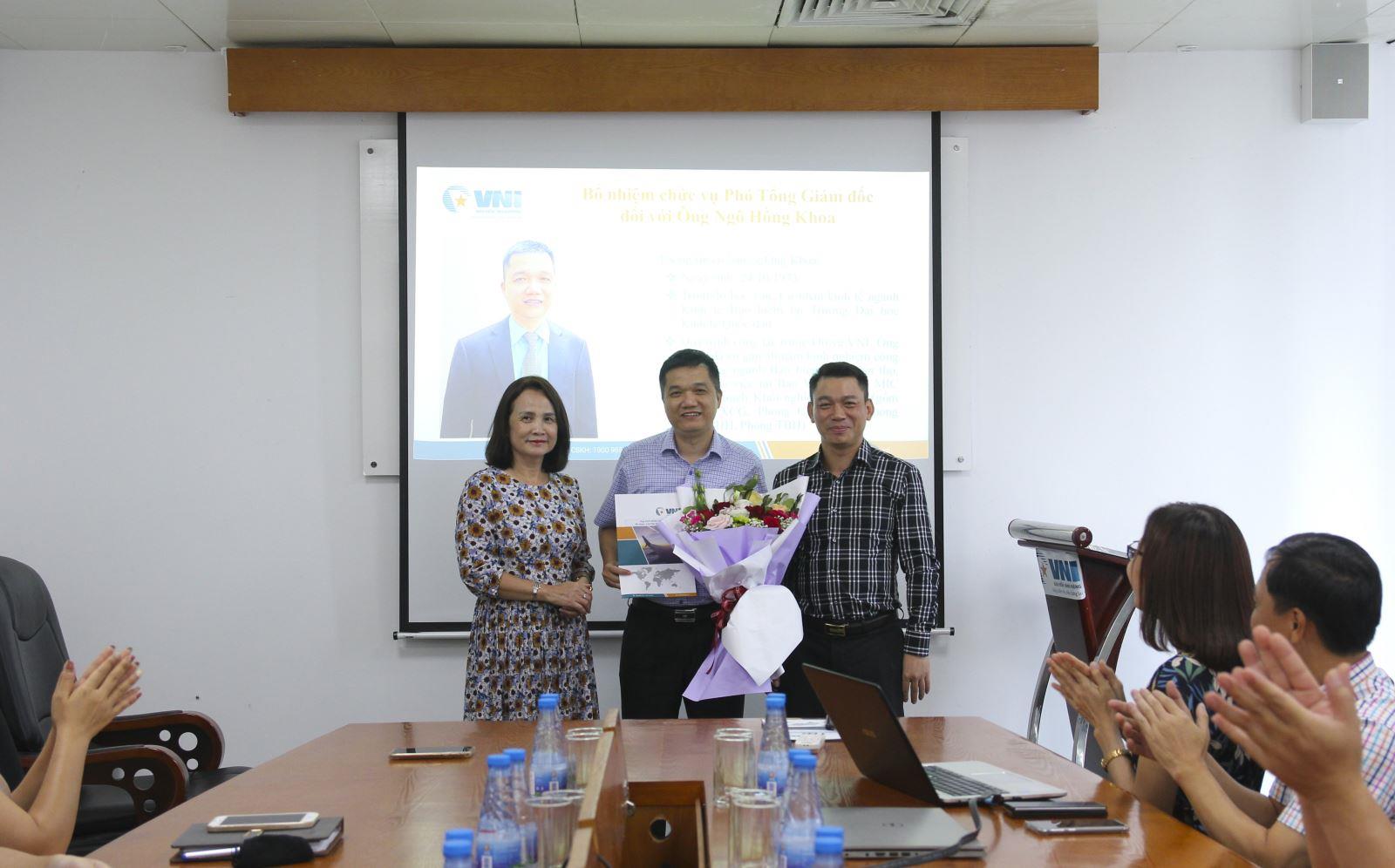 VNI trao quyết định bổ nhiệm Phó Tổng Giám đốc và bổ nhiệm lại lãnh đạo Ban tại TSC.