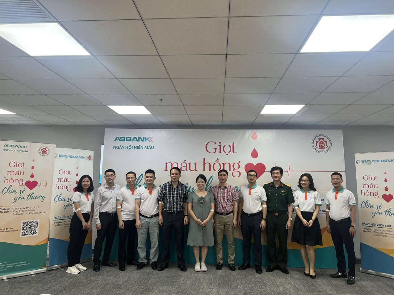 VNI THAM GIA CHƯƠNG TRÌNH HIẾN MÁU “GIỌT MÁU HỒNG - CHIA SẺ YÊU THƯƠNG”