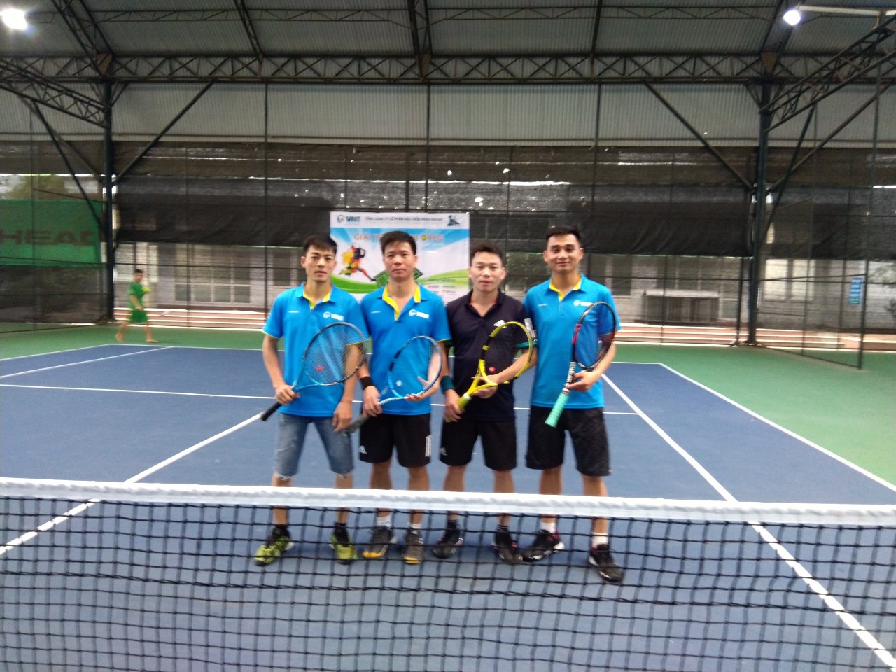 VNI tổ chức giải bóng đá, tennis chào mừng 11 năm ngày thành lập