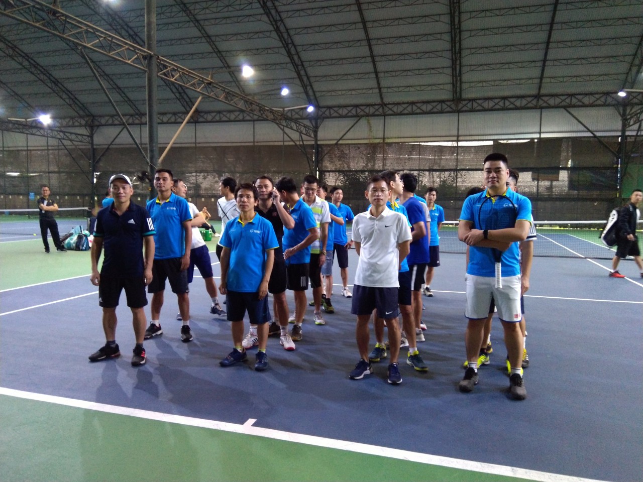 VNI tổ chức giải bóng đá, tennis chào mừng 11 năm ngày thành lập