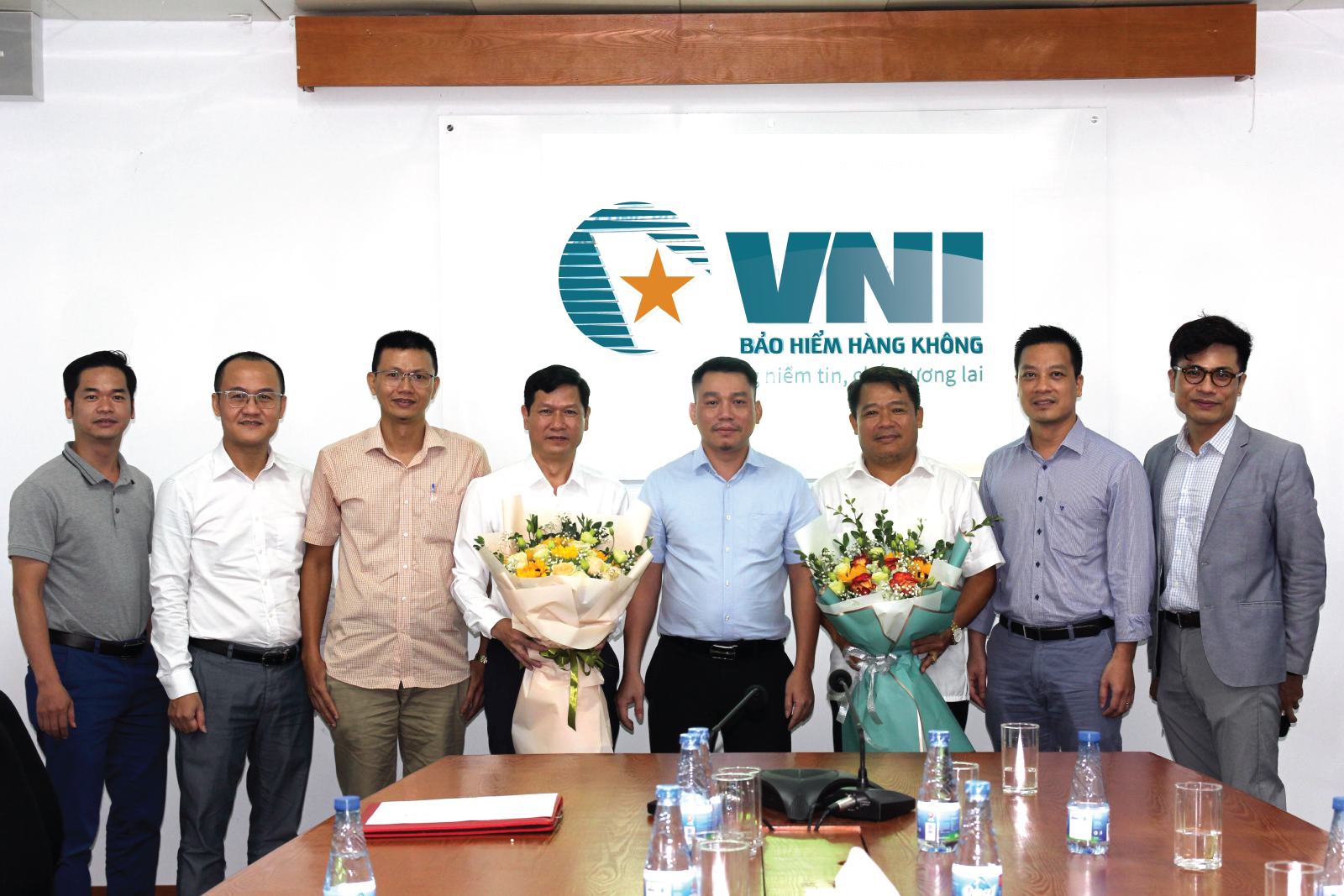 VNI BỔ NHIỆM LẠI HAI PHÓ TỔNG GIÁM ĐỐC 2
