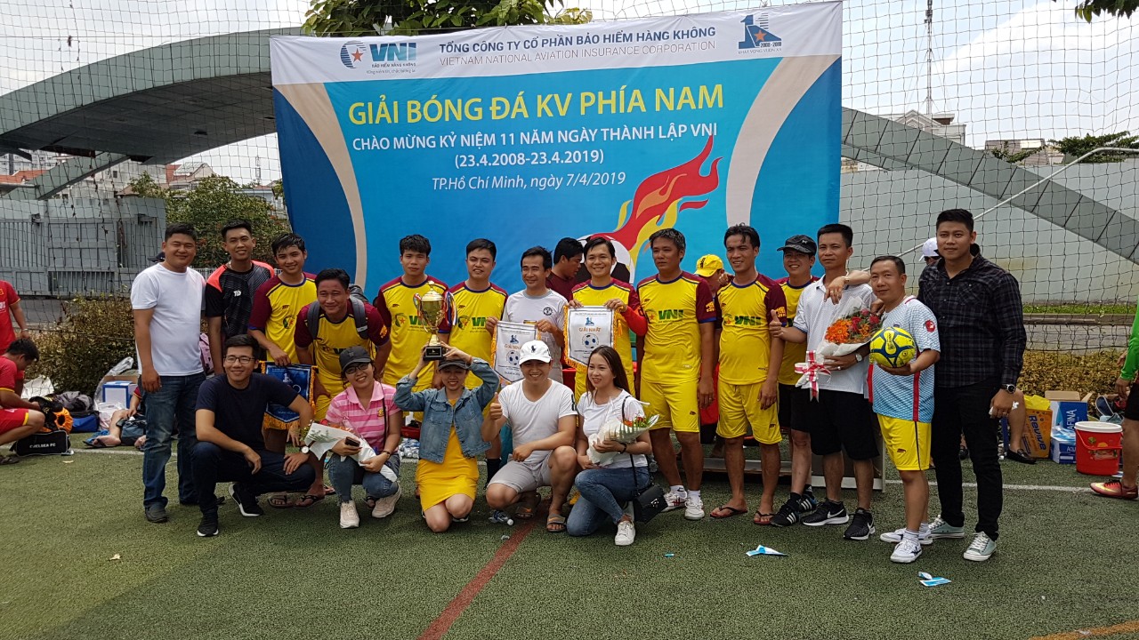 VNI tổ chức giải bóng đá, tennis chào mừng 11 năm ngày thành lập