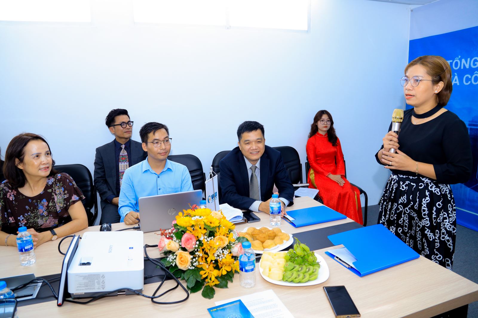 Bà Đinh Ngọc Niềm - CEO kiêm Founder Global Care phát biểu tại buổi lễ 